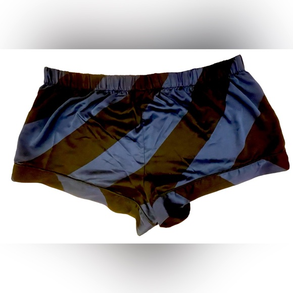 Victoria’s Secret Pajamas Set - Picture 2 of 12